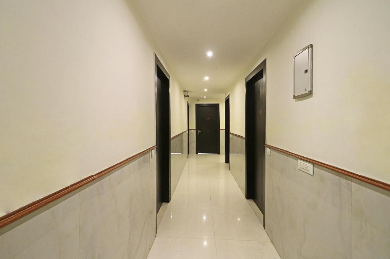 Hotel Paragon Suites Ню Делхи Екстериор снимка